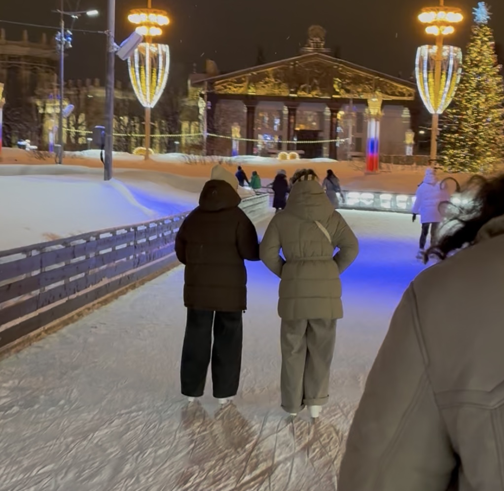 Mehr über den Artikel erfahren „Schlittschuhlaufen in Moskau“