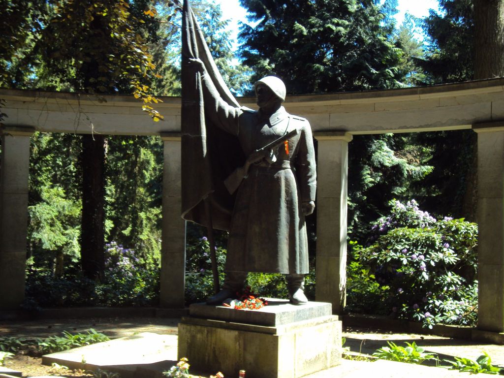 Gedenken an den Absturz sowjetischer Piloten