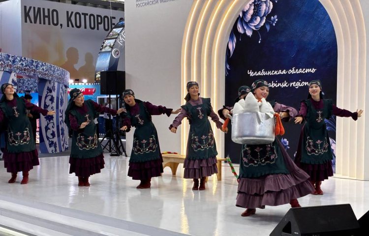 Mehr über den Artikel erfahren Über 10.000 junge Menschen aus aller Welt: das Weltjugendfestival in Russland
